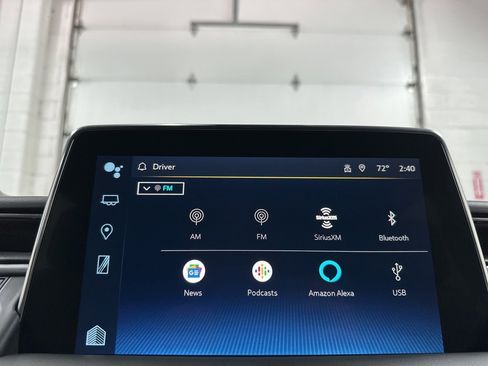 Used 2024 Chevrolet Suburban LT image 27