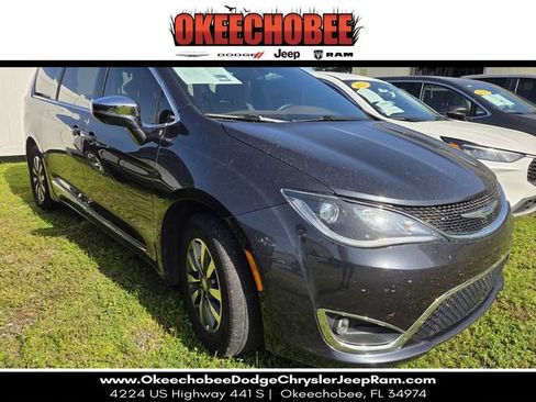Used 2020 Chrysler Pacifica Limited w/ Advanced Safetytec Group FWD image 1
