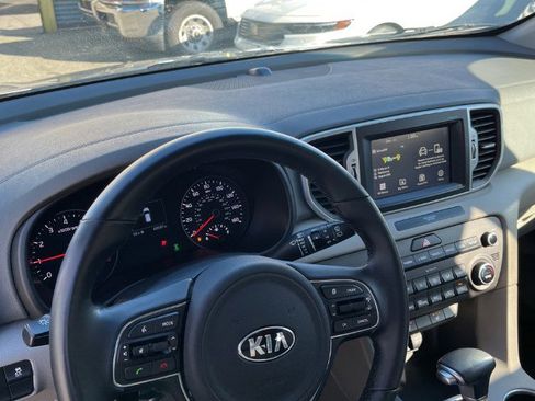 Used 2017 Kia Sportage EX image 12