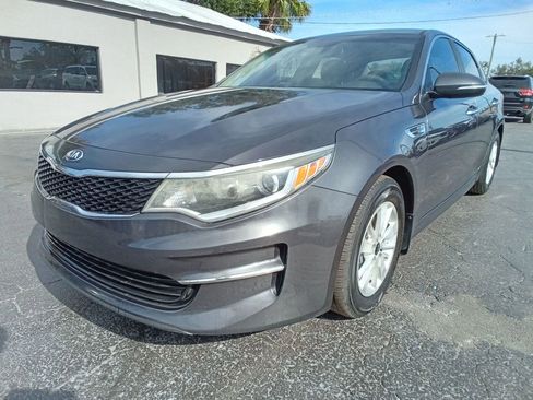 Used 2017 Kia Optima LX image 2