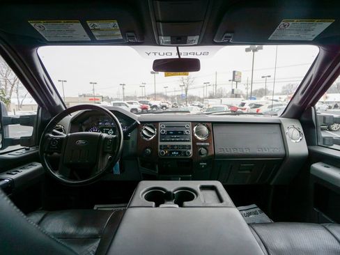 Used 2011 Ford F250 Lariat w/ Lariat Interior Pkg image 3