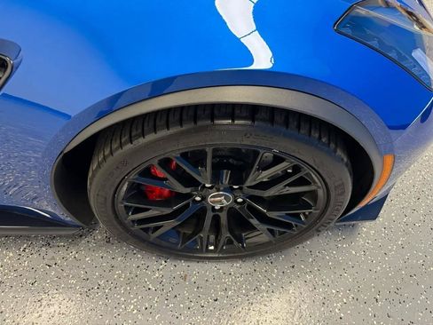 Used 2015 Chevrolet Corvette Z06 w/ 3LZ Preferred Equipment Group RWD image 33