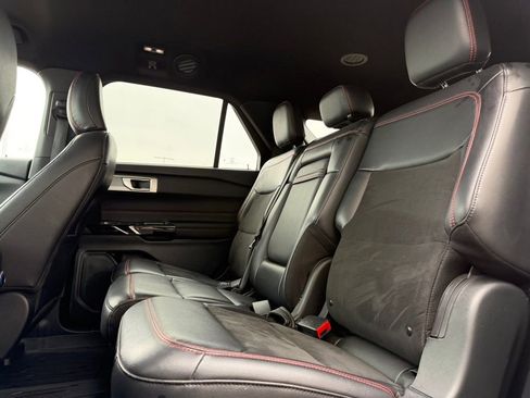 Used 2024 Ford Explorer ST-Line w/ Class IV Trailer Tow Package image 11