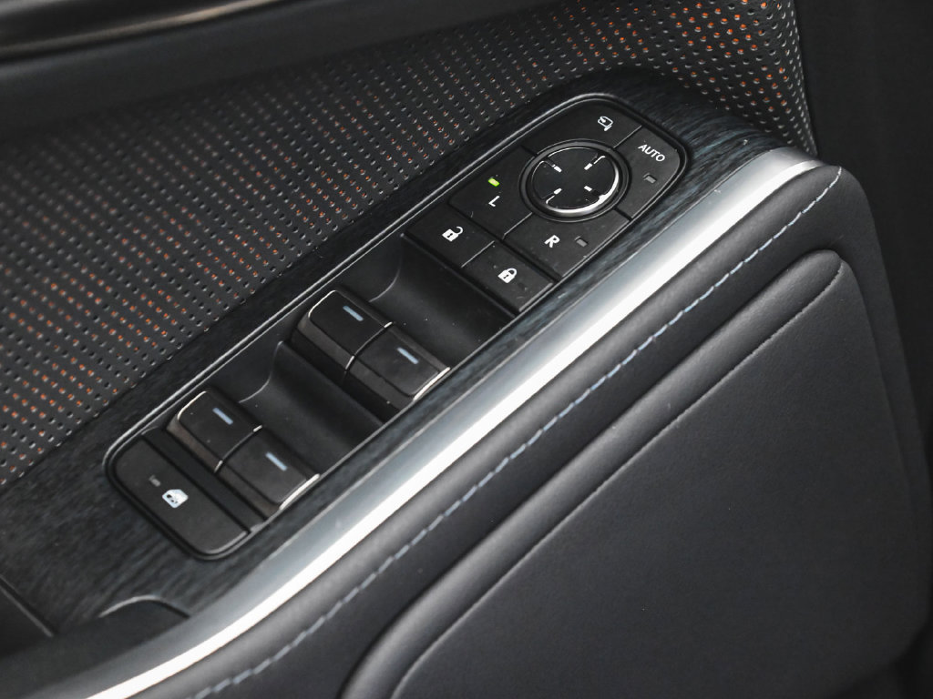 Used 2024 Lexus GX 550 w/ Accessory Package (31) AWD/4WD image 9