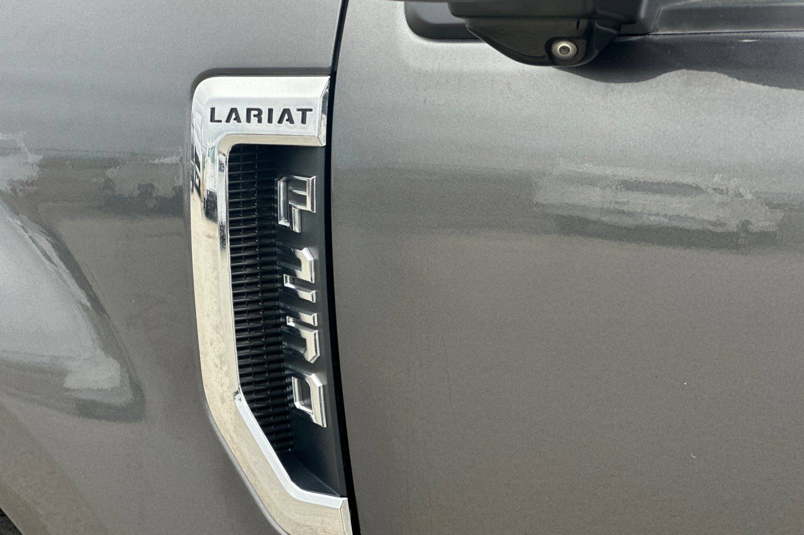 Used 2017 Ford F250 Lariat w/ Lariat Value Package AWD/4WD image 32