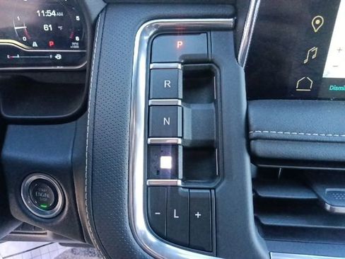 Used 2024 GMC Yukon XL SLT image 25