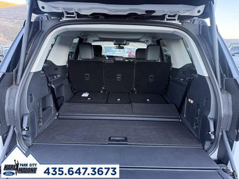 New 2025 Ford Expedition Active image 12