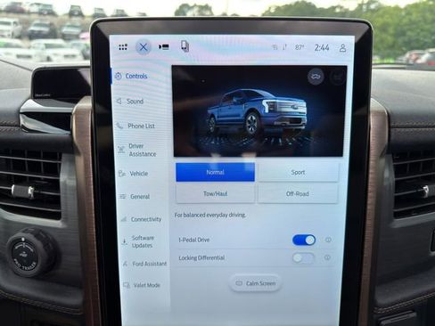 Used 2024 Ford F150 Lightning Lariat AWD/4WD image 40