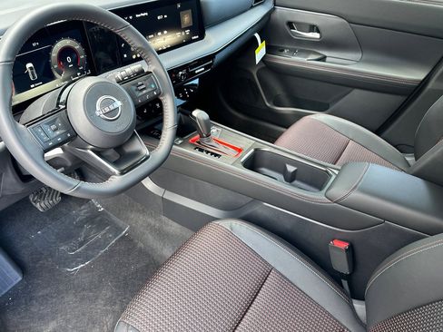 New 2026 Nissan Kicks SR w/ Cold Weather Package image 7
