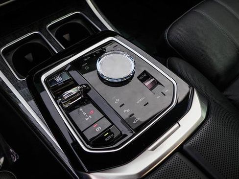 Used 2023 BMW 740i RWD image 21