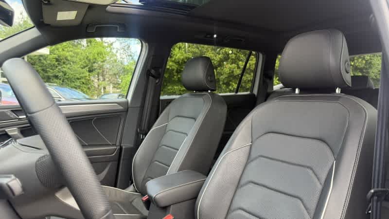 Used 2022 Volkswagen Tiguan SEL R-Line AWD/4WD image 13