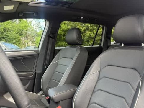 Used 2022 Volkswagen Tiguan SEL R-Line AWD/4WD image 13