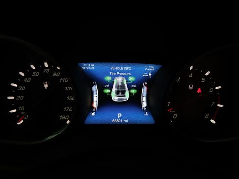 Used 2018 Maserati Levante image 17