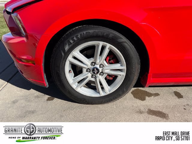 Used 2014 Ford Mustang Convertible RWD image 25