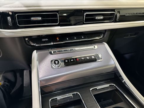 New 2026 Lincoln Aviator 2WD image 21