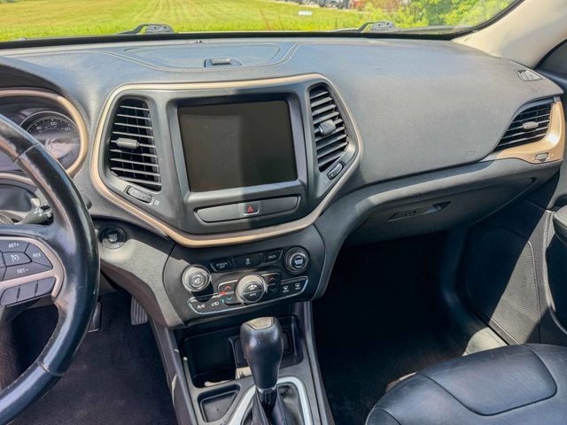 Used 2017 Jeep Cherokee Limited FWD image 7