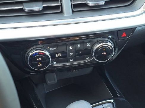 Used 2026 Chevrolet Trax LT w/ Driver Confidence Package FWD image 28