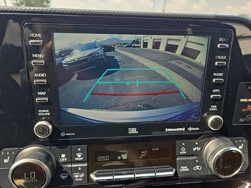 Used 2022 Toyota Highlander XSE image 22