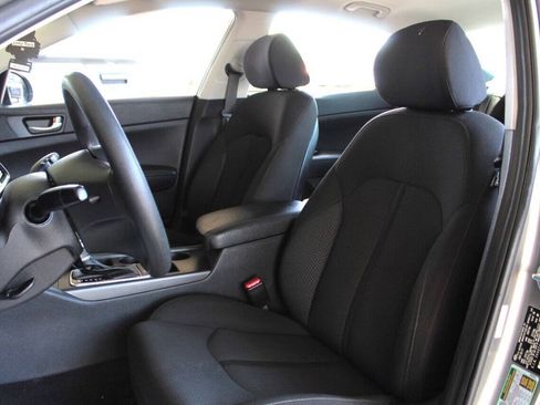 Used 2017 Kia Optima LX w/ Option Group 014 FWD image 17