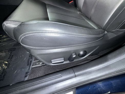 Used 2023 Genesis G70 2.0T image 14