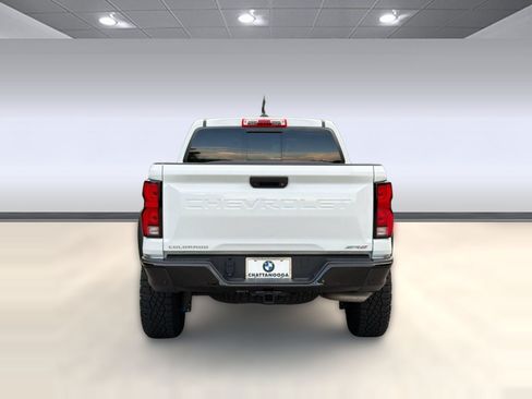 Used 2024 Chevrolet Colorado ZR2 w/ Technology Package AWD/4WD image 10