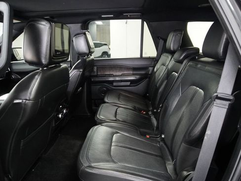 Used 2018 Ford Expedition Limited w/ Equipment Group 301A AWD/4WD image 12