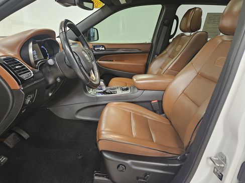 Used 2021 Jeep Grand Cherokee Overland AWD/4WD image 7