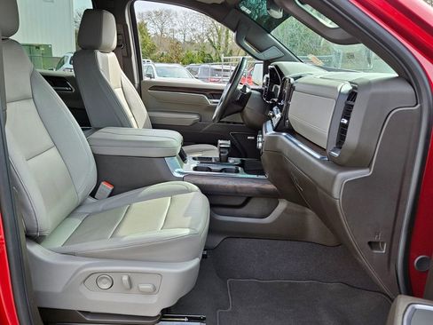 Used 2024 GMC Sierra 1500 SLT w/ SLT Convenience Package image 13