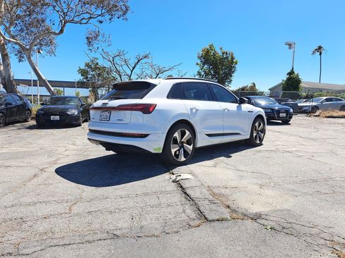 Used 2023 Audi e-tron Premium Plus w/ Premium Plus Package image 3