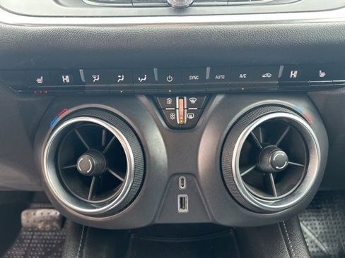 Used 2020 Chevrolet Blazer LT image 25