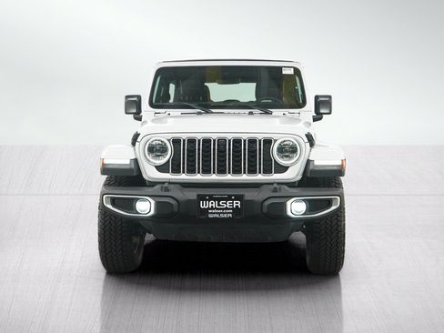 Used 2024 Jeep Wrangler Unlimited Sahara w/ Technology Group AWD/4WD image 8