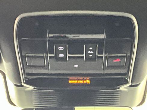 Certified 2024 Land Rover Range Rover Long Wheelbase SE image 13