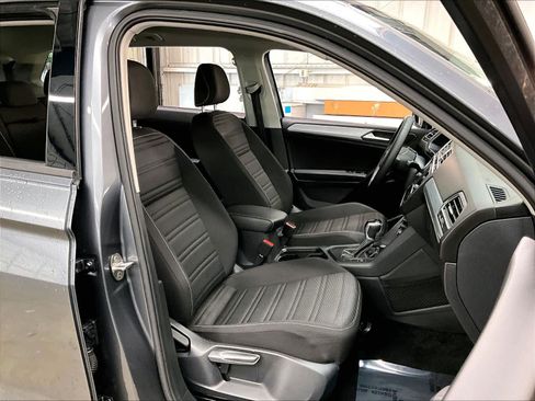 Used 2024 Volkswagen Tiguan S image 9