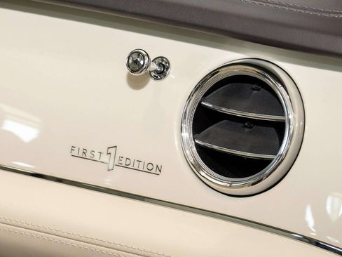 Used 2022 Bentley Bentayga AWD/4WD image 49
