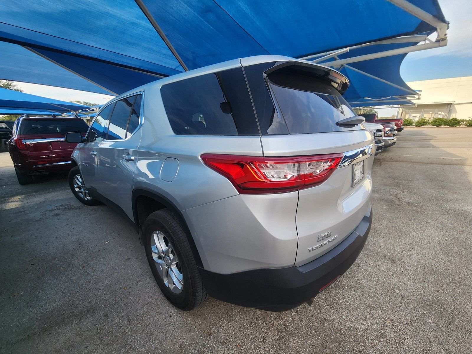 Used 2020 Chevrolet Traverse LS FWD image 3