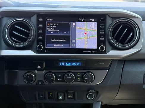 Certified 2021 Toyota Tacoma SR5 AWD/4WD image 26