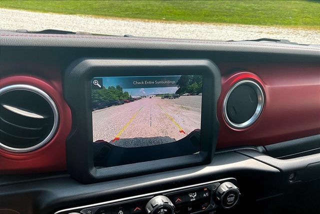 Used 2023 Jeep Gladiator Rubicon w/ LED Lighting Group AWD/4WD image 20