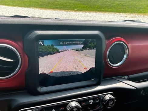 Used 2023 Jeep Gladiator Rubicon w/ LED Lighting Group AWD/4WD image 20