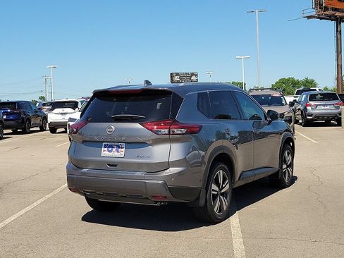 Used 2025 Nissan Rogue SL AWD/4WD image 5