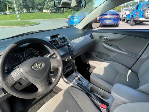 Used 2013 Toyota Corolla LE FWD image 41