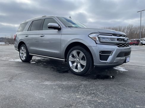 Used 2024 Ford Expedition Platinum image 7