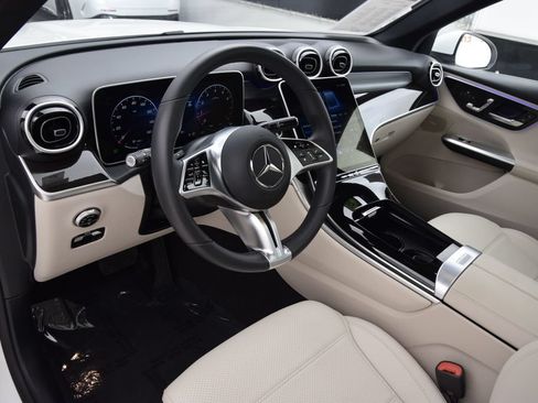 Used 2026 Mercedes-Benz GLC 300 image 21