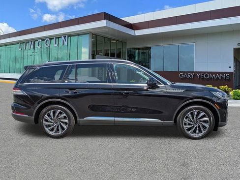 New 2026 Lincoln Aviator AWD image 3