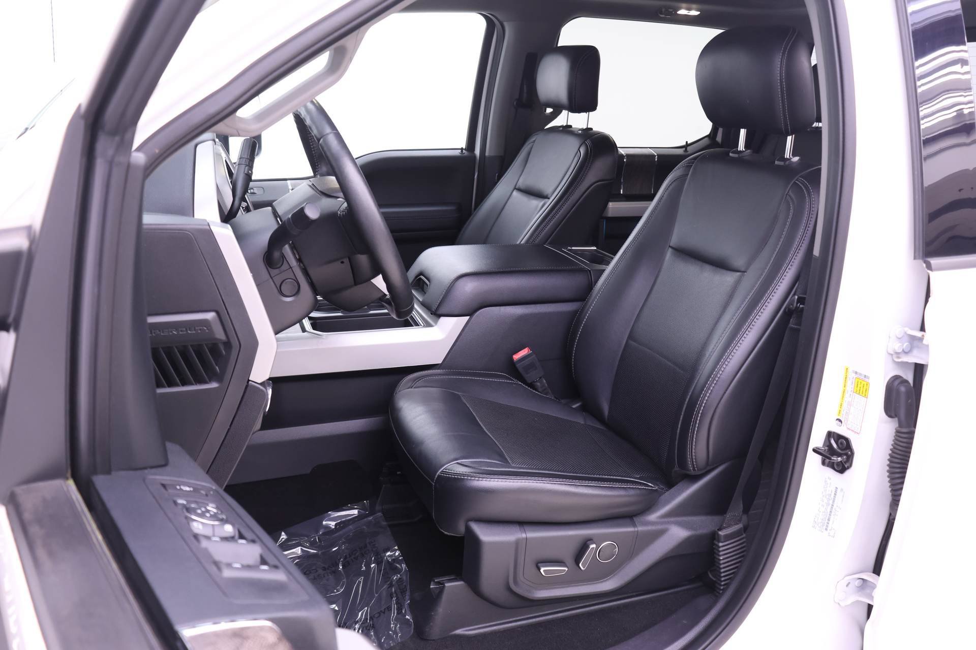 Used 2019 Ford F250 Lariat w/ Lariat Ultimate Package AWD/4WD image 4