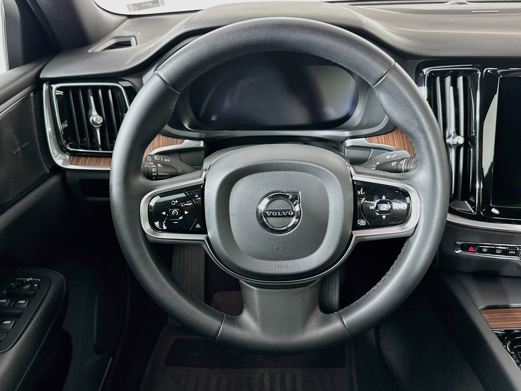 Used 2023 Volvo S60 B5 Plus w/ Climate Package AWD/4WD image 18