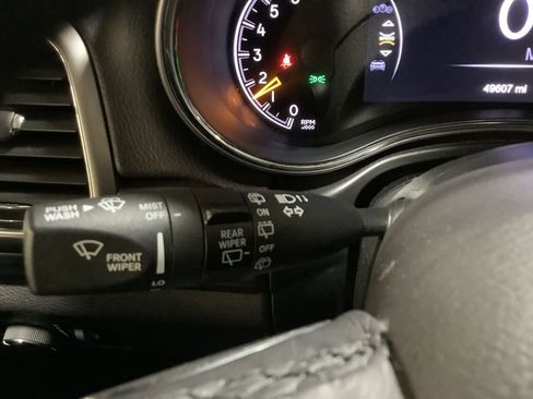 Used 2021 Jeep Grand Cherokee Laredo image 33