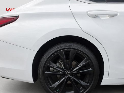 Used 2022 Lexus ES 300h F Sport w/ Accessory Package 2 FWD image 8