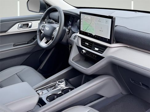 New 2026 Ford Explorer Active w/ Active Comfort Package image 6