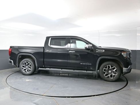 Used 2022 GMC Sierra 1500 SLT w/ SLT Convenience Package AWD/4WD image 11