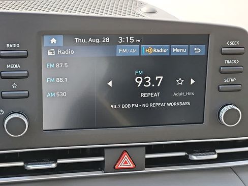 Certified 2025 Hyundai Elantra Sport FWD image 14